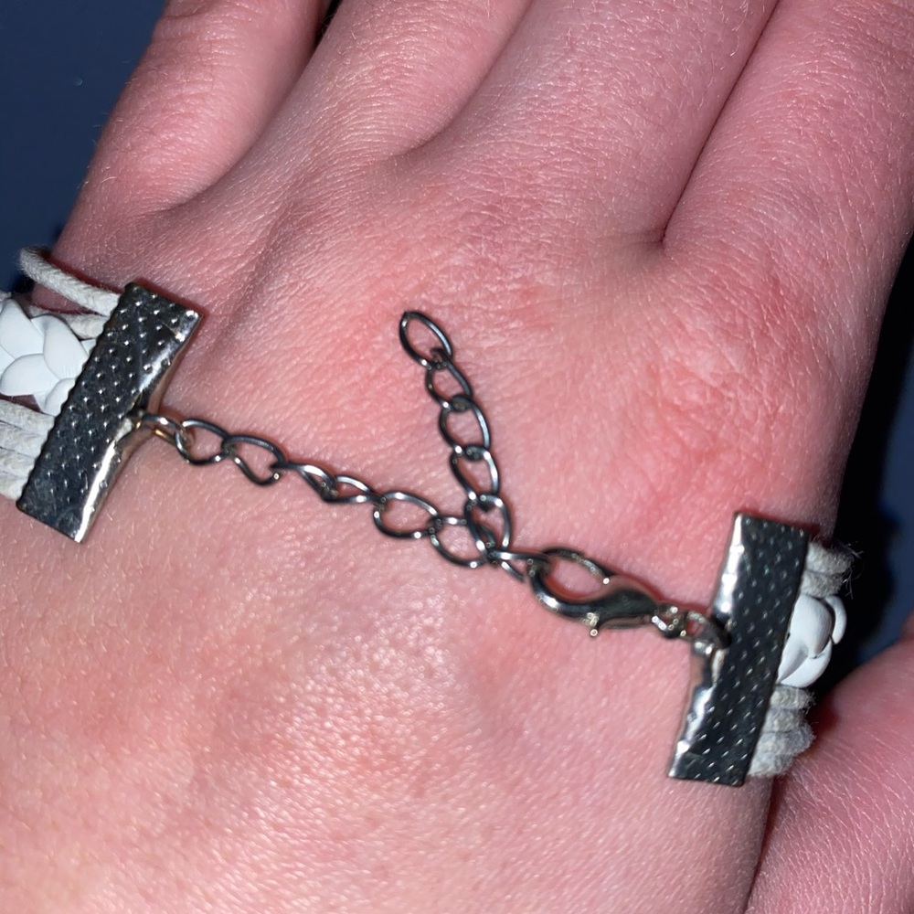 Multiple string design bracelet - Picture 2 of 4